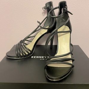 Kenneth Cole Size 6.5 Black Barletta Strappy Sandals